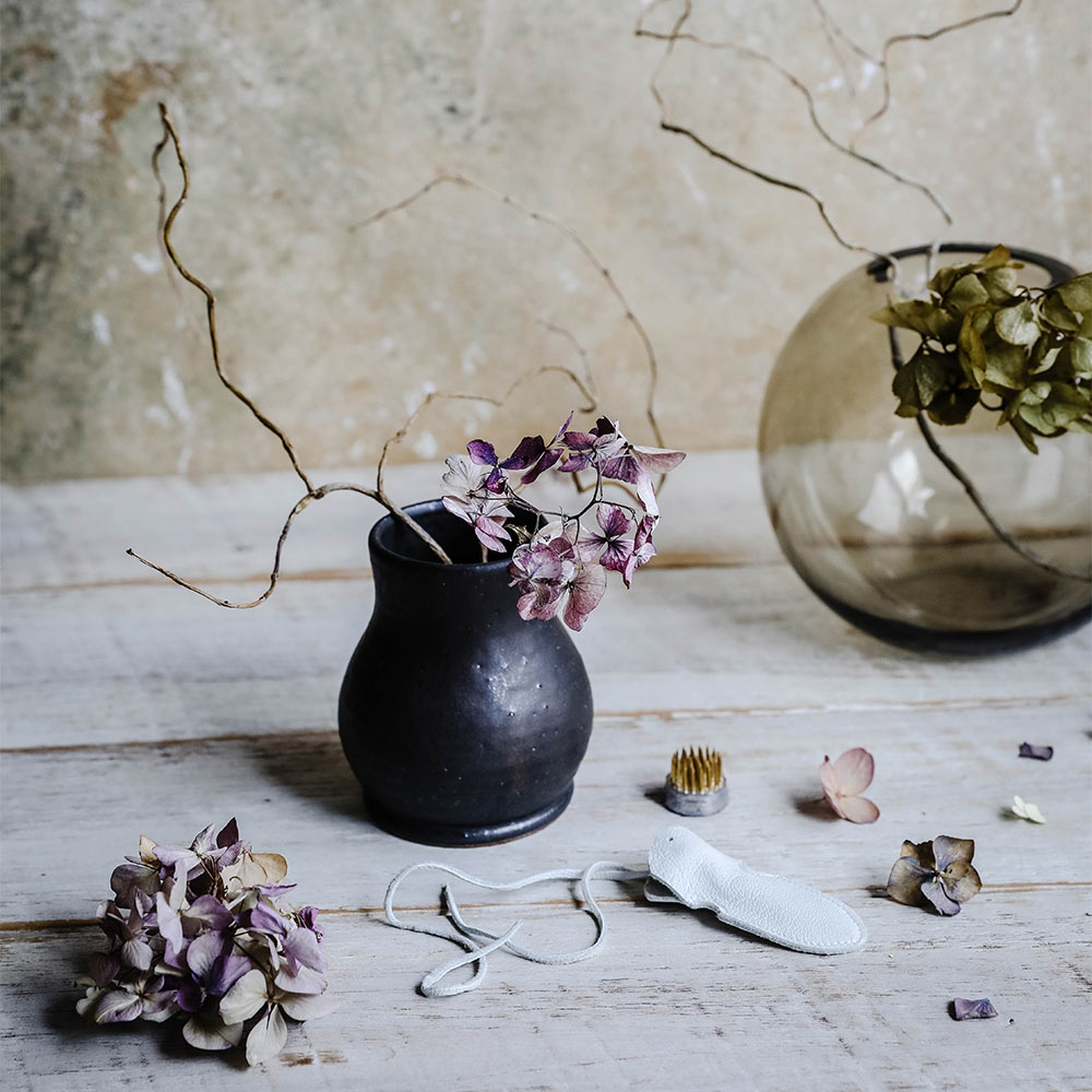 Ceramic Bloom Vase - Dark