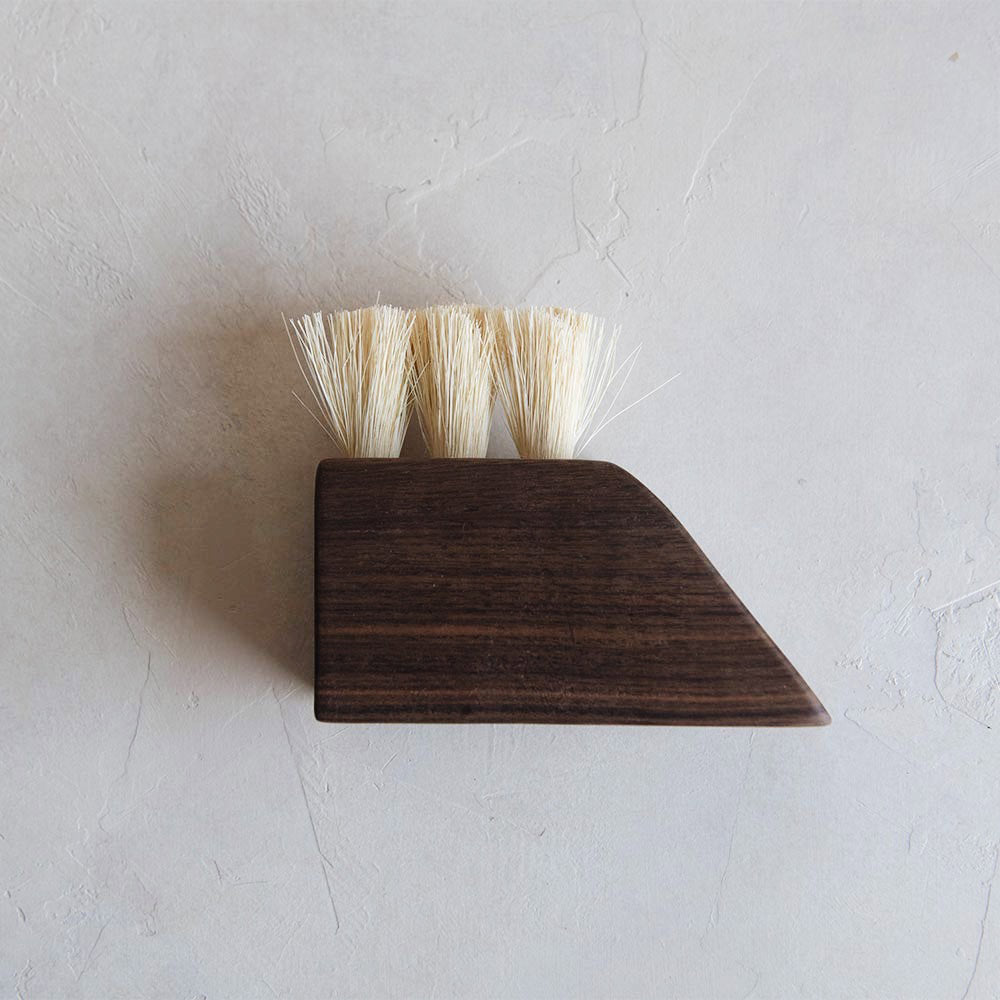 Medium Wooden Counter Brush No. MT0980