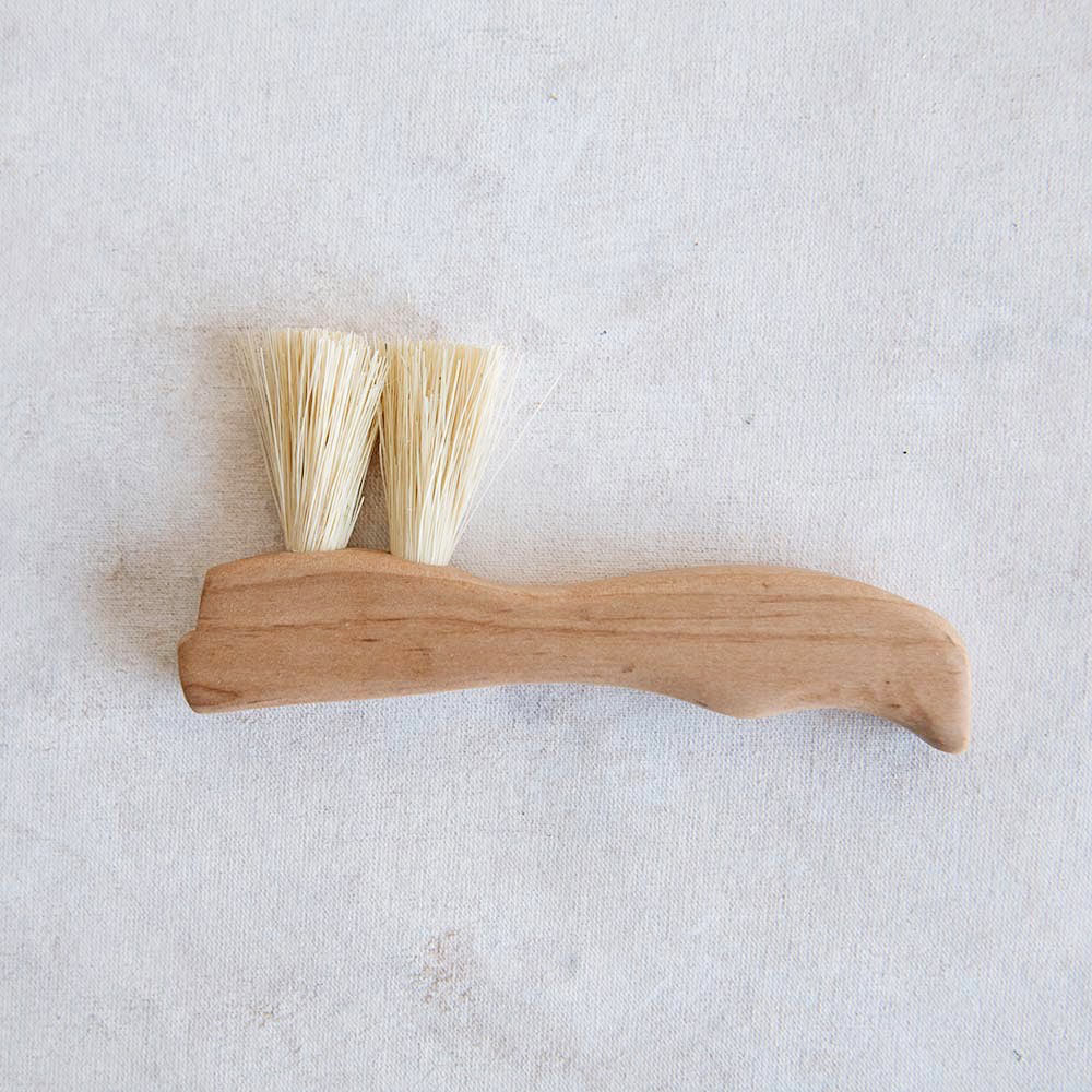 Small Wooden Counter Brush No. MT0957