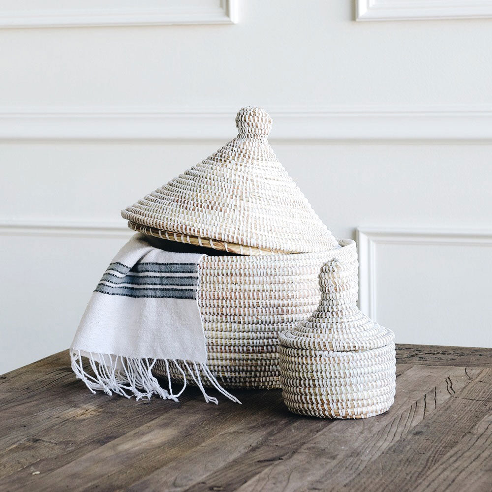 Lidded Warming Basket - White