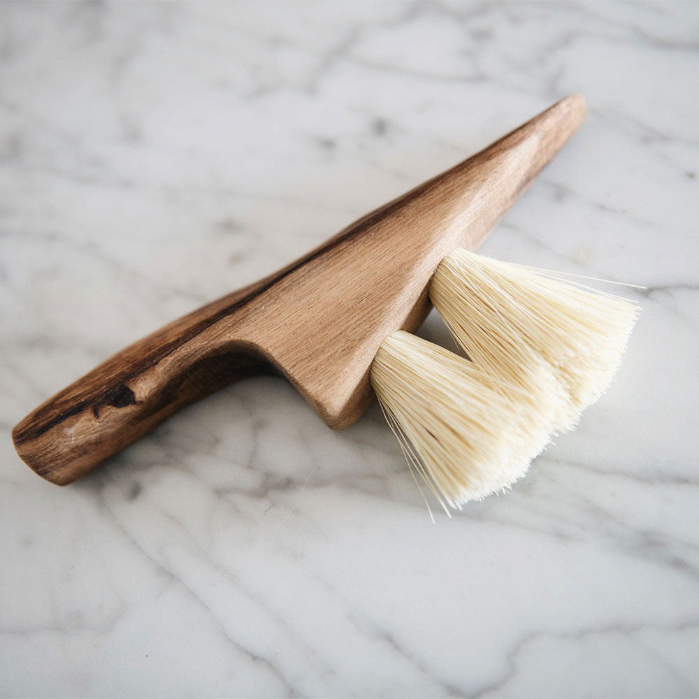 Small Wooden Counter Brush No. MT0941